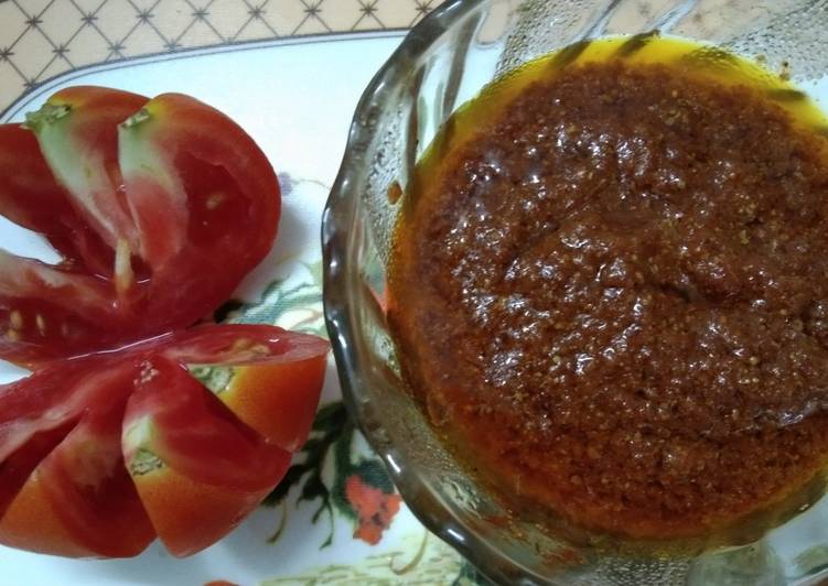 South Indian Tomato Pickle in Microwave