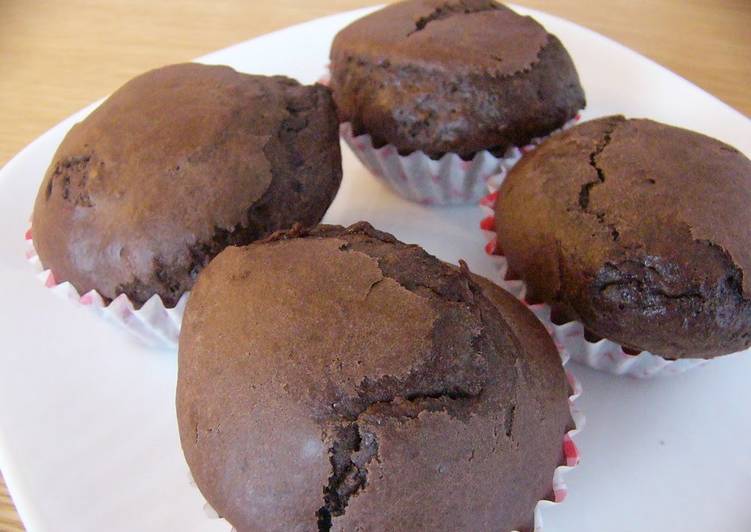 Easy Molten Chocolate Cake with Pancake Mix and Chocolate