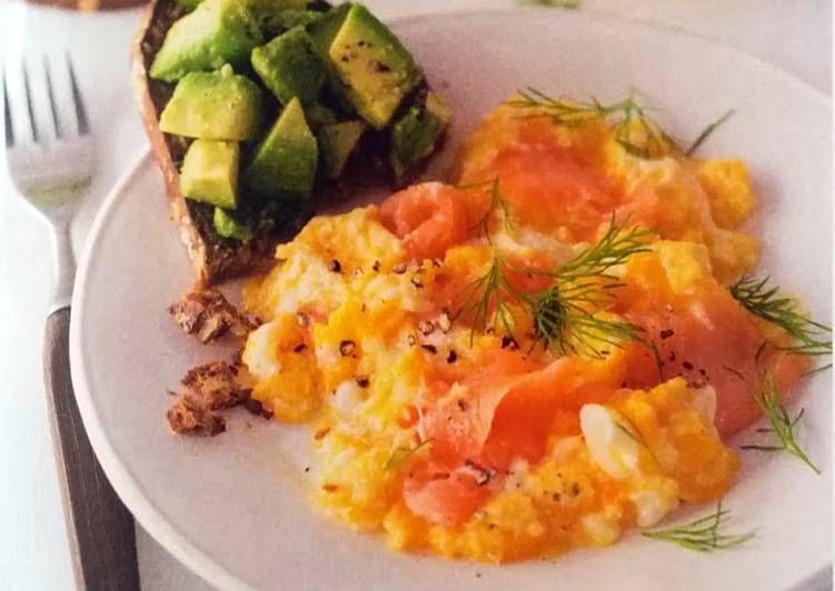 Scrambled eggs with smoked salmon and avocado toast