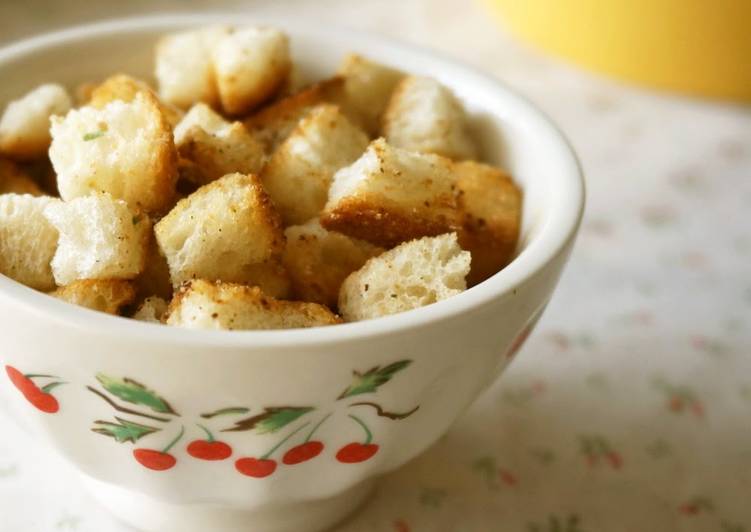Easy Croutons in a Frying Pan