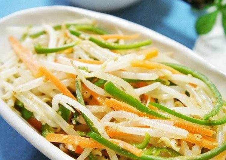 Bean Sprouts, Peppers, and Carrot Namul (Korean-Style Salad)