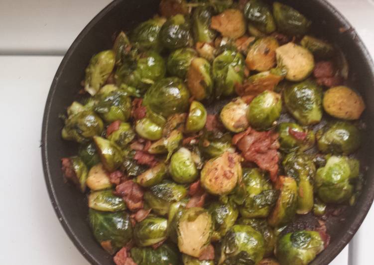 Spicy Brussels Sprouts with Garlic and Bacon