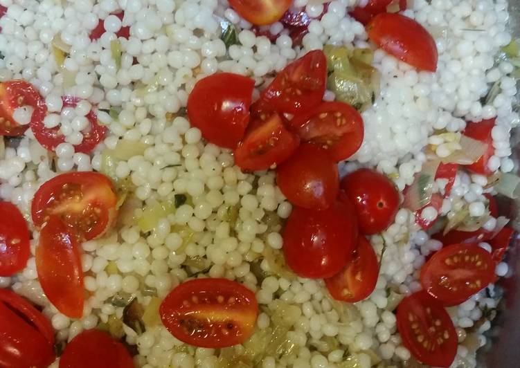 Israeli Couscous with leeks and cherry tomatoes