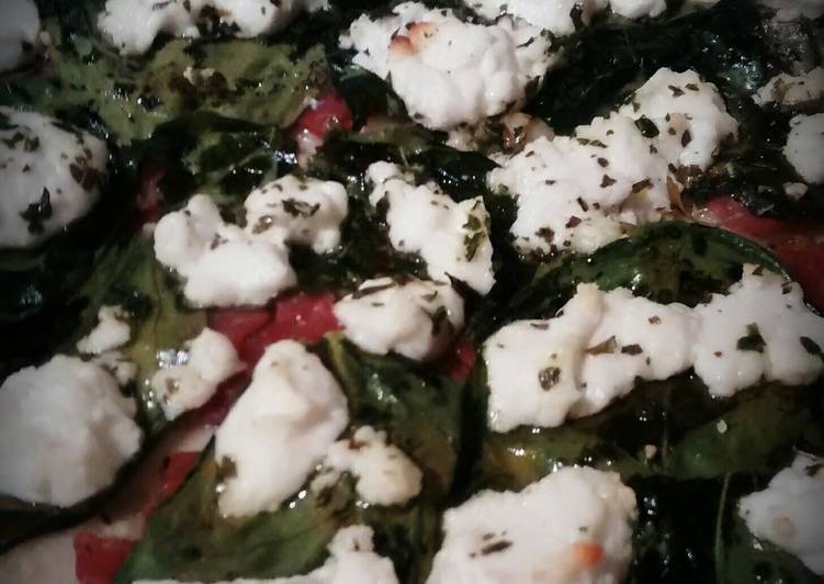Spinach and goat cheese pizza