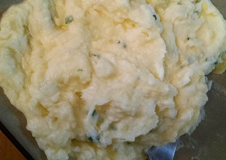 Sour cream & chive mashed potatoes