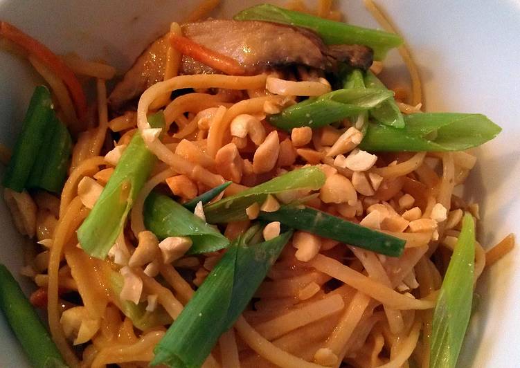 rice noodles with spicy peanut sauce