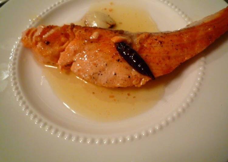 Easy Pan-Fried Salmon in Olive Oil