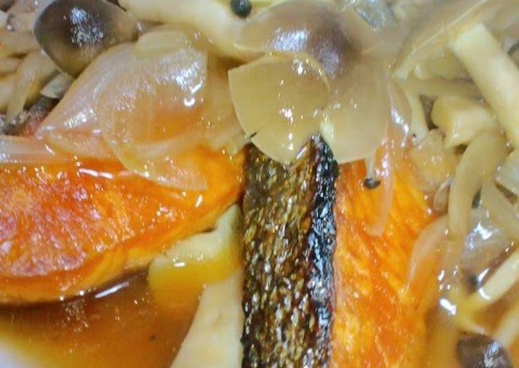 Easy Sautéed Salmon and Mushroom with Butter and Soy Sauce