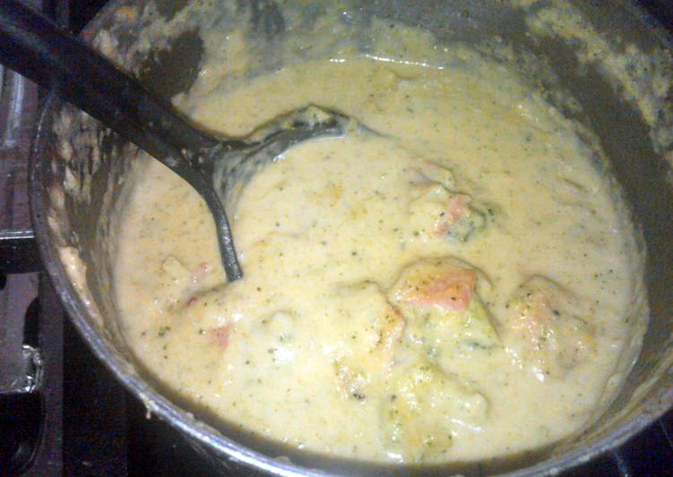 Broccoli cheesy porky soup (keto)