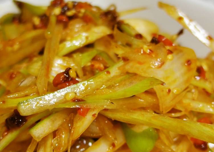 Leek Namul to Eat with Samgyeopsal and Other Korean Dishes