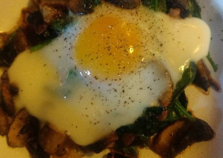 Baked Egg on Spinach and Shrooms