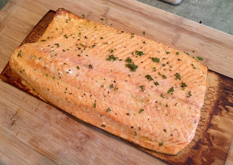 Lemon Pepper Plank Grilled Salmon
