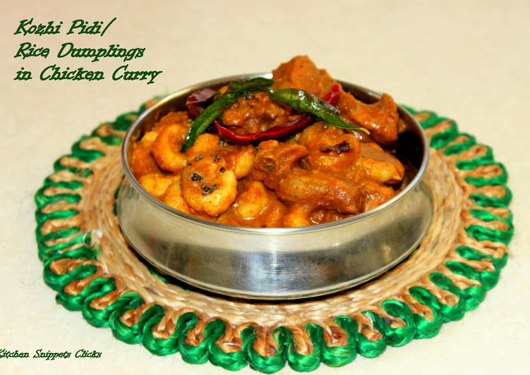 Kozhi Pidi/Rice Dumplings in Chicken Gravy