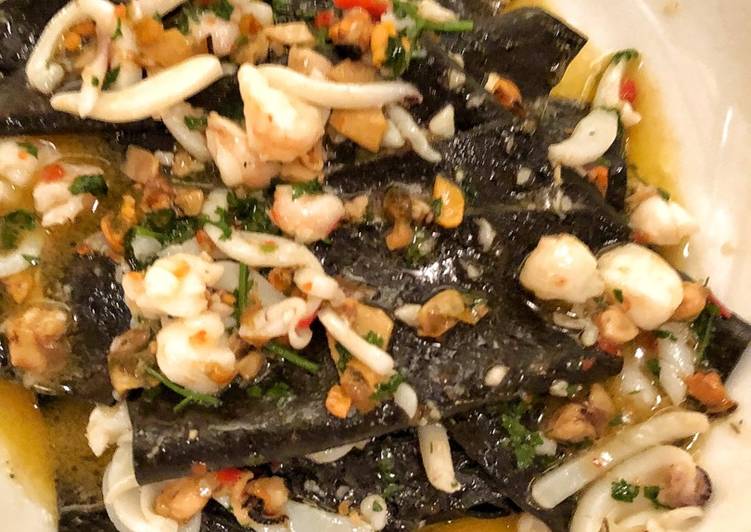 Black handkerchief pasta with cuttlefish, mussels, prawn and chilli