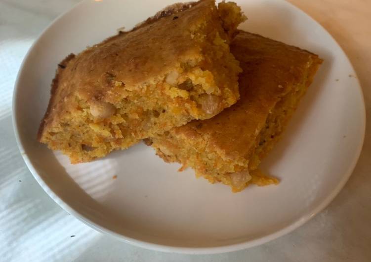 Carrot Cake with Walnuts and Cinnamon