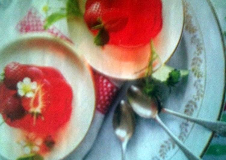 Strawberry and Rose Wine Jellies "Awen"