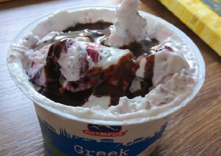 Greek yogurt ice-cream