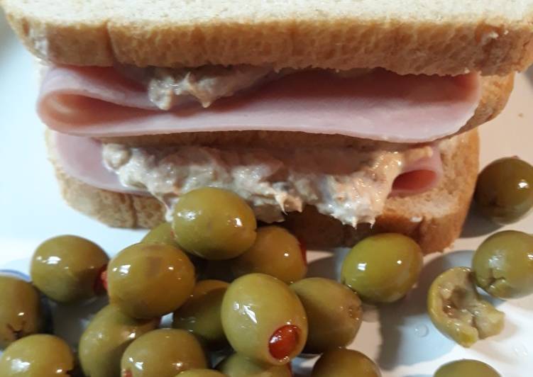 Tunafish-Ham Sandwich