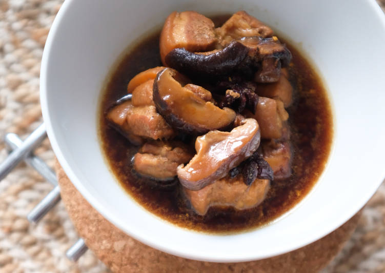 Pork Belly Stew with Shitake Mushroom
