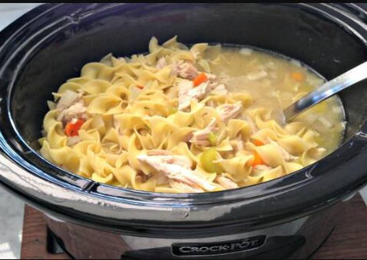 Crock Pot Chicken Noodle Soup
