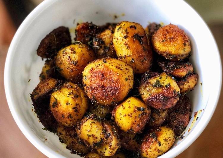 Bharwa aloo / Stuffed baby potatoes