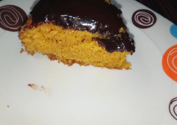 Carrot cake with chocolate ganache
