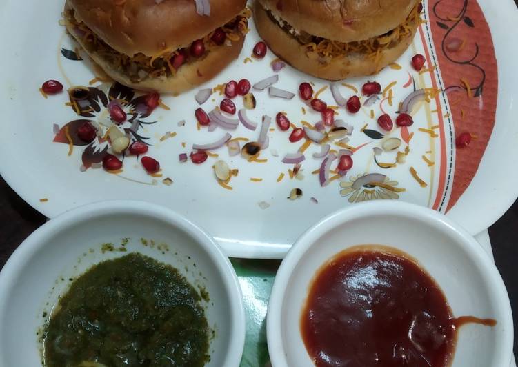 Indian Snacks Daabeli (Gujarat Special)