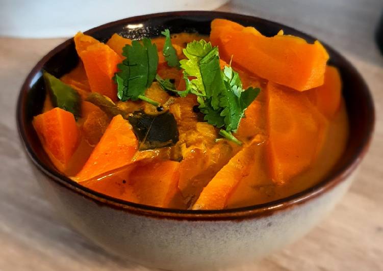 Carrot Curry (with Coconut Milk)