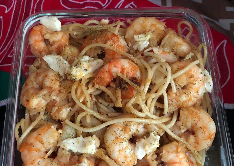 Garlic shrimp with pasta