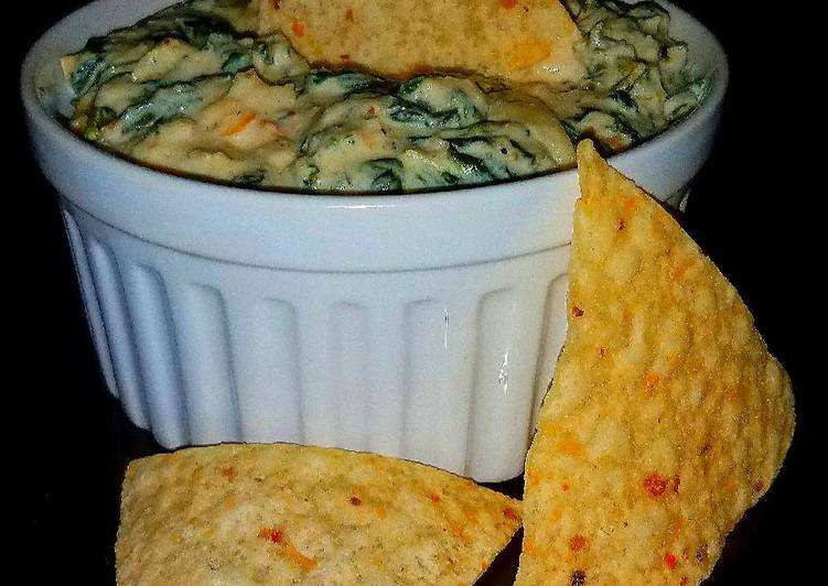 Mike's Hot & Creamy Seafood Artichoke Spinach Dip