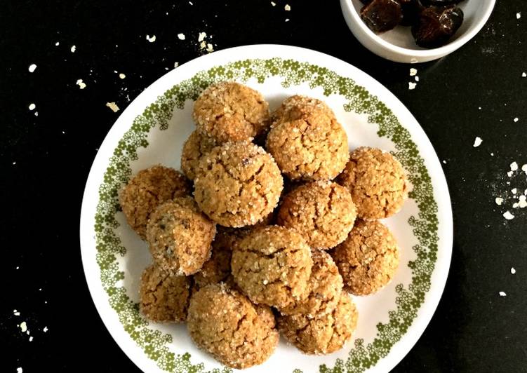 Healthy Oatmeal Date Cookies