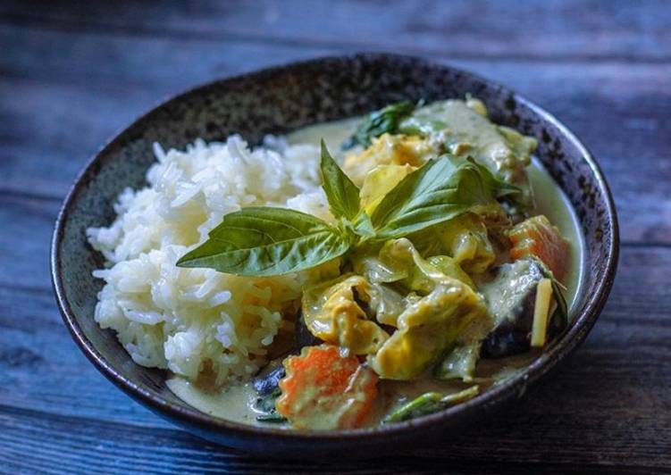 Vegetarian Thai green curry