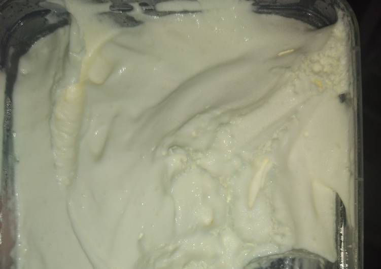Homemade vanilla icecream