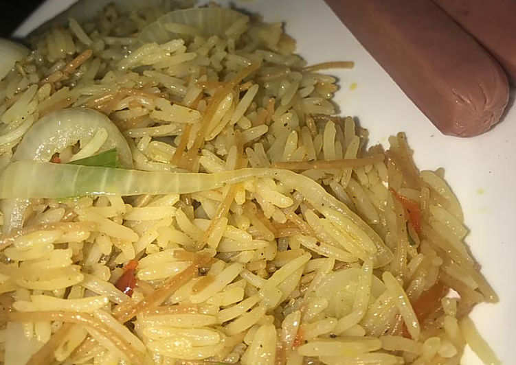 Soyayyar shinkafar basmati rice tare da spaghetti da sausage