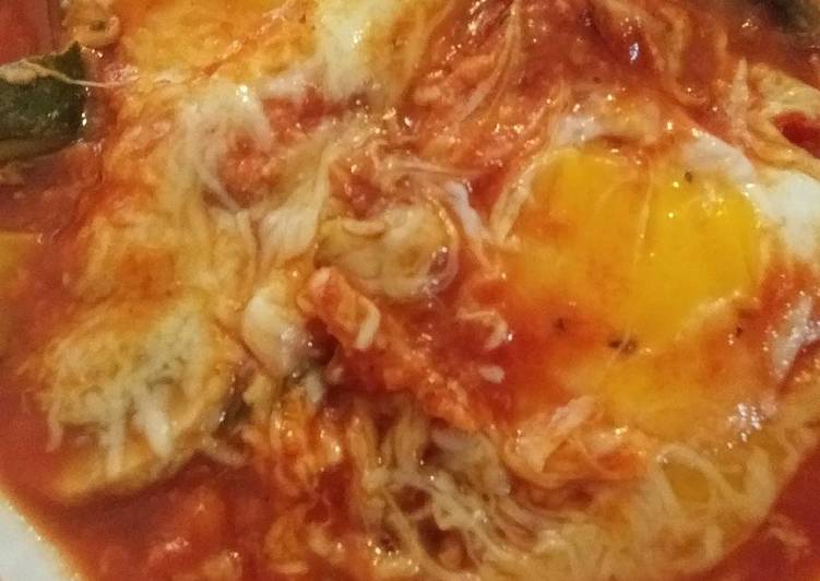 Tami's Baked Eggs in Tomato Sauce