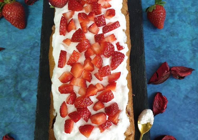 Strawberry cake with Meringue