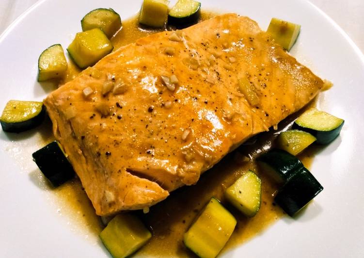 Salmon and zucchini braised in oyster sauce