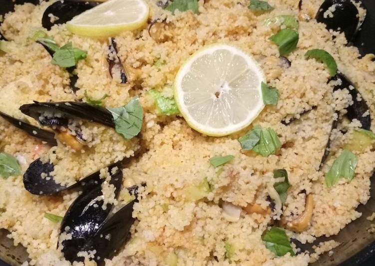 Spicy couscous with mussels
