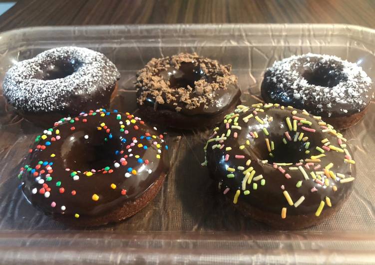Donuts with chocolate glaze (eggless)