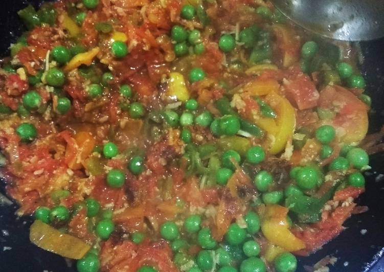 Green peas onion tomato bhaji