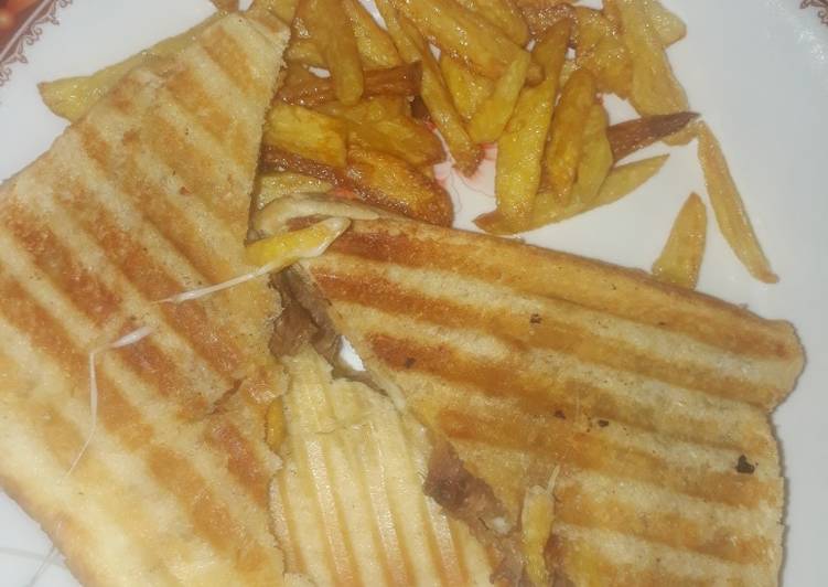 Grilled Potato sandwich with cheese