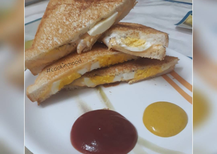 Boiled egg sandwich