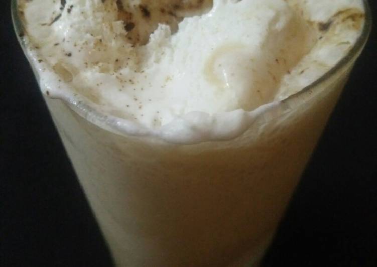 Cold Coffee with Vanilla Icecream