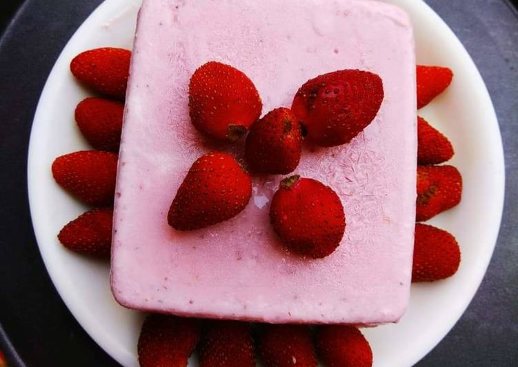 Strawberry Mint Icecream