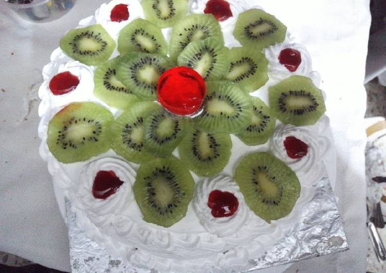 Kiwi Fruit cake