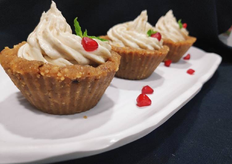 Roasted peanutcups with banofee mousse!