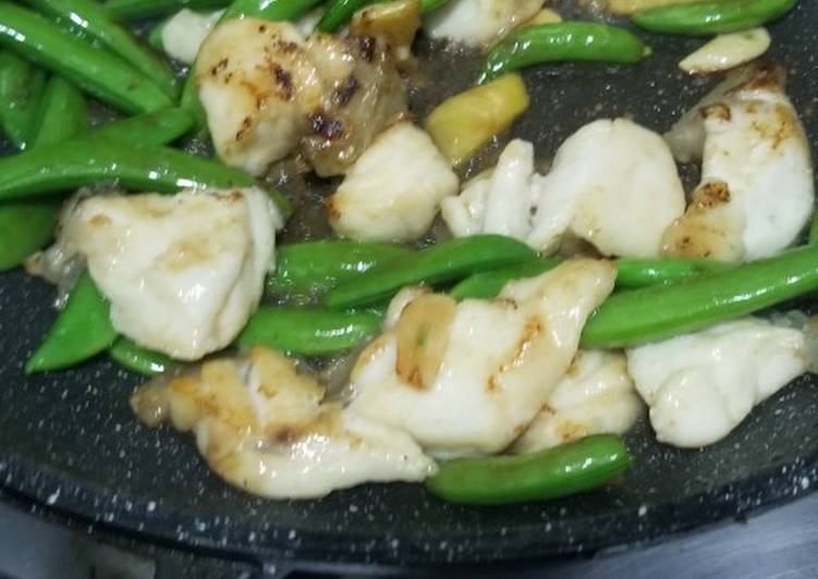 Stir fry Giant Grouper Fish with Sugar Snap Peas 龍躉炒 荷蘭豆
