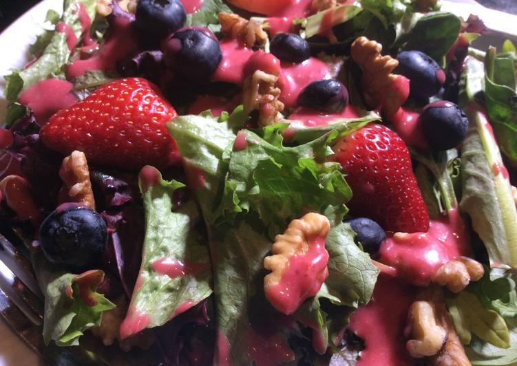 Multicolored Salad Dressed with Cranberries Vinaigrette