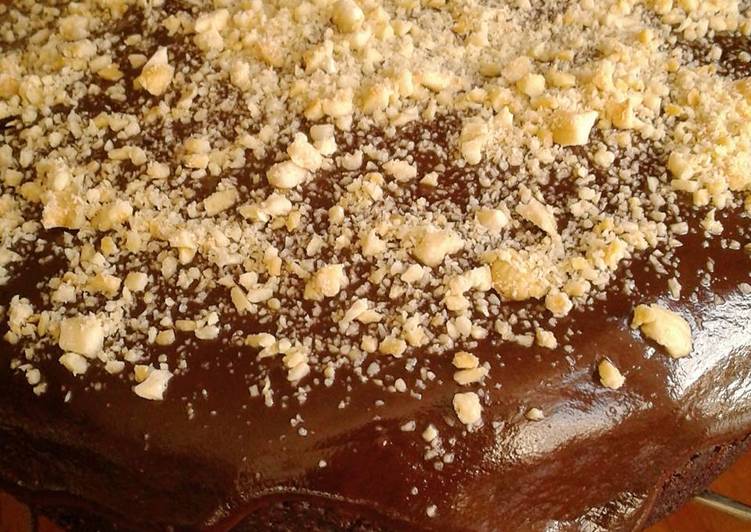 Moist Chocolate Cake (VEGAN)