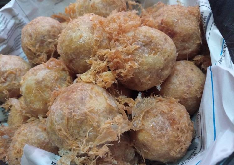 Dipped-in-egg fried yamballs